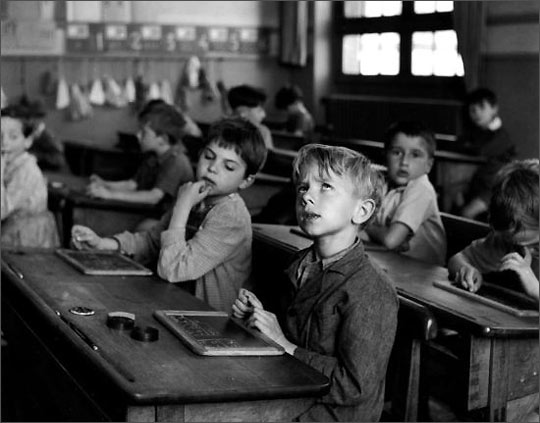 Photo enfant Robert doisneau - L'information scolaire - 1956