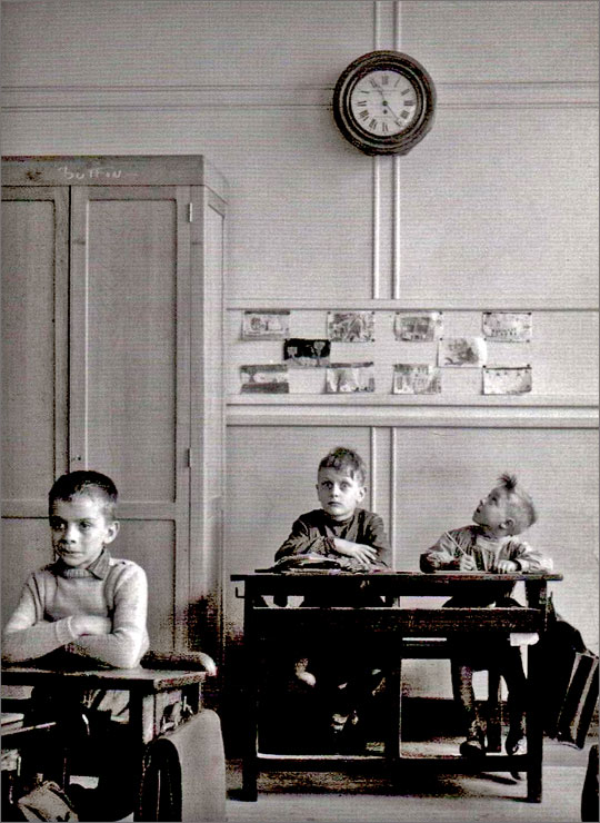 Photo enfant Robert doisneau - La pendule - 1957