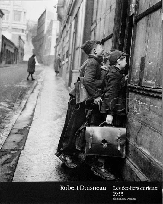 Photo enfant Robert doisneau - Les écoliers curieux - 1953